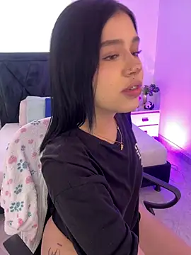 Snapshot of Lily_Woodz chatting on 06.23.26 Lily Woodz online show from 06.23.26