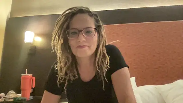 Snapshot of skarfos1babe69 chatting on 12.27.24 skarfos1babe69 online show from 12.27.24