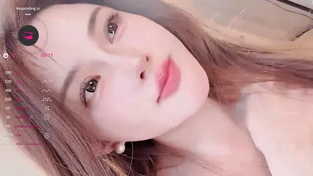 Snapshot of Irene--- chatting on 04.25.26 Irene--- online show from 04.25.26