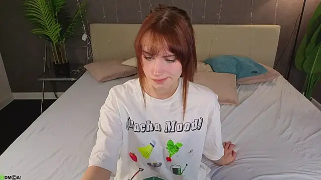 Mollly Rouge online show from 04.29.26