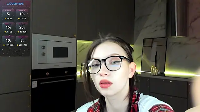 Snapshot of mari_nettt chatting on 01.09.25 mari nettt online show from 01.09.25