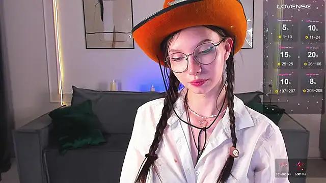 Snapshot of mari_nettt chatting on 01.18.25 mari nettt online show from 01.18.25