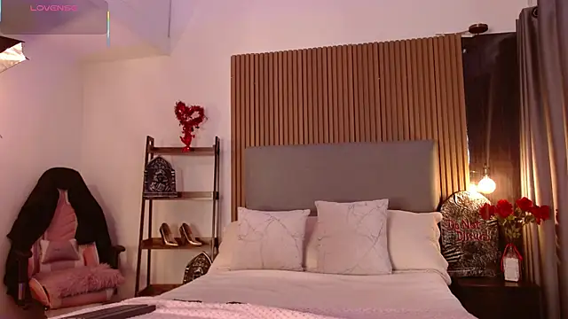 Sienna Blake  online show from 10.14.25