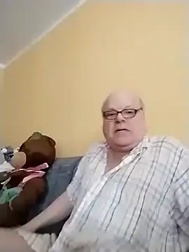 Snapshot of jk6t chatting on 04.06.26 jk6t online show from 04.06.26