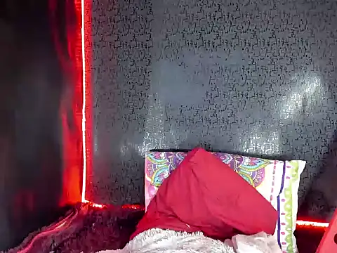 Snapshot of katizaldana chatting on 02.26.25 katizaldana online show from 02.26.25