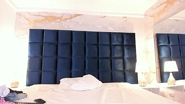 Snapshot of loladupont chatting on 03.10.26 loladupont online show from 03.10.26