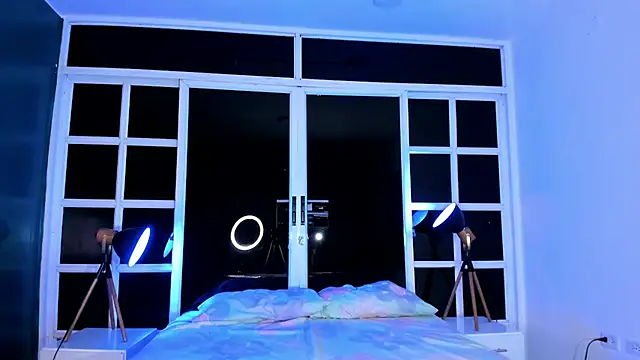 Snapshot of loladupont chatting on 03.29.26 loladupont online show from 03.29.26