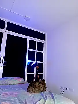 Snapshot of loladupont chatting on 04.03.26 loladupont online show from 04.03.26