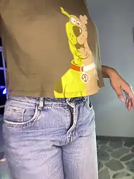 Snapshot of loladupont chatting on 04.05.26 loladupont online show from 04.05.26