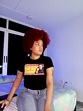 Snapshot of loladupont chatting on 04.07.26 loladupont online show from 04.07.26