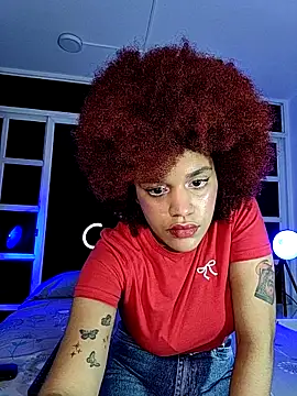 Snapshot of loladupont chatting on 04.14.26 loladupont online show from 04.14.26