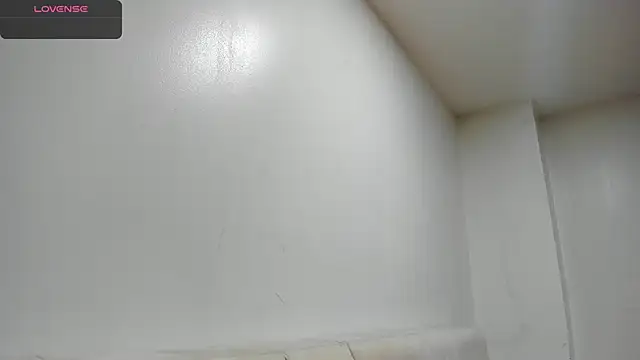 Snapshot of AbrilSonne chatting on 03.06.25 AbrilSonne online show from 03.06.25