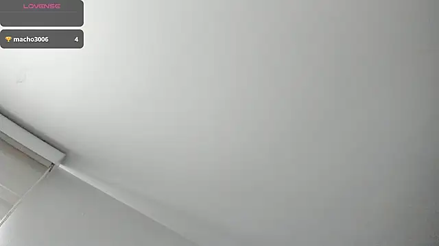 Snapshot of AbrilSonne chatting on 03.09.25 AbrilSonne online show from 03.09.25