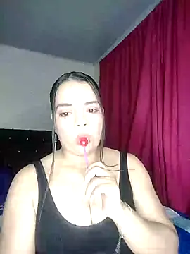 Snapshot of AriaYummy chatting on 12.28.24 AriaYummy online show from 12.28.24