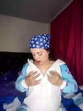 Snapshot of AriaYummy chatting on 12.29.24 AriaYummy online show from 12.29.24