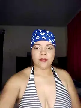 Snapshot of AriaYummy chatting on 01.13.25 AriaYummy online show from 01.13.25