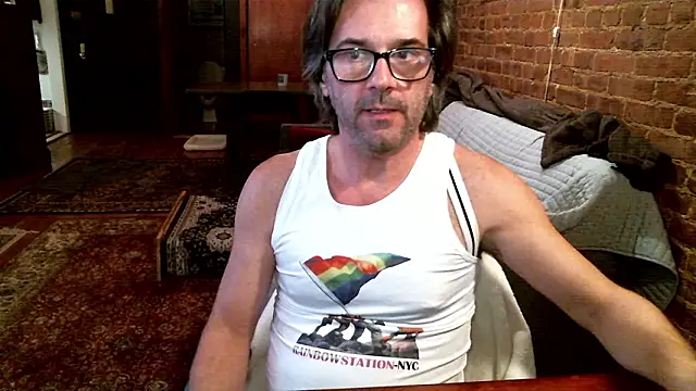 Johnny Bottoms online show from 03.06.26