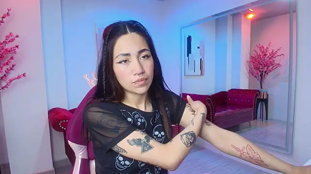 Leia queens online show from 01.07.25