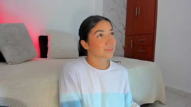 Snapshot of martina_roldam chatting on 06.17.26 martina roldam online show from 06.17.26