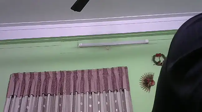 Snapshot of GildanK18 chatting on 01.22.25 GildanK18 online show from 01.22.25