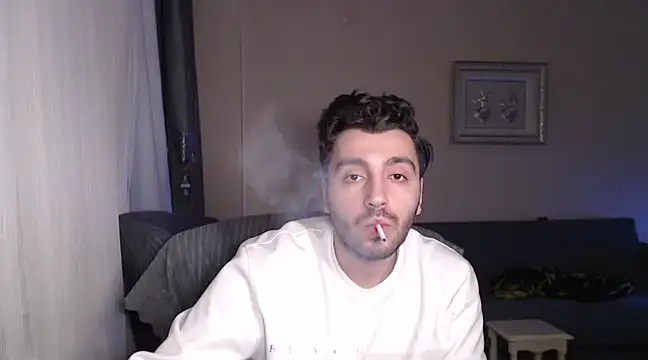 Snapshot of handsomeee04 chatting on 03.18.25 handsomeee04 online show from 03.18.25