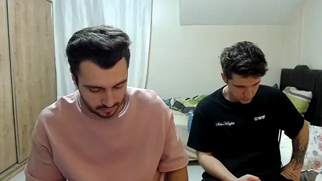 Snapshot of handsomeee04 chatting on 09.08.25 handsomeee04 online show from 09.08.25