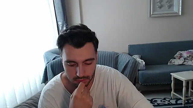 Snapshot of handsomeee04 chatting on 09.28.25 handsomeee04 online show from 09.28.25