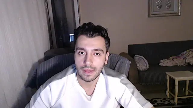 Snapshot of handsomeee04 chatting on 09.30.25 handsomeee04 online show from 09.30.25