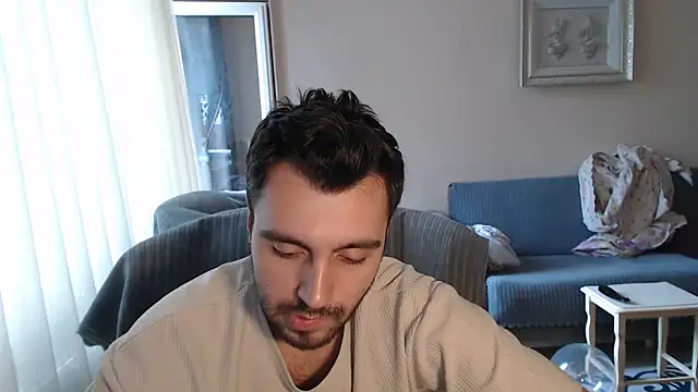 Snapshot of handsomeee04 chatting on 10.06.25 handsomeee04 online show from 10.06.25