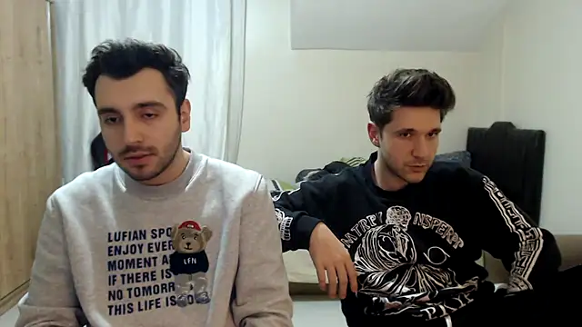 Snapshot of handsomeee04 chatting on 10.14.25 handsomeee04 online show from 10.14.25