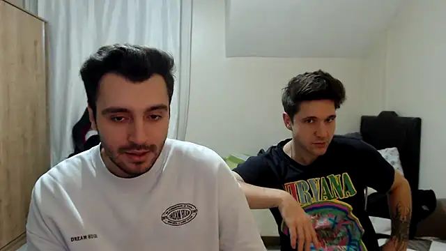 Snapshot of handsomeee04 chatting on 10.15.25 handsomeee04 online show from 10.15.25