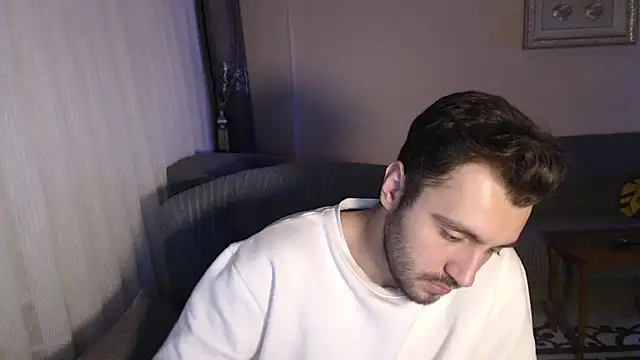 Snapshot of handsomeee04 chatting on 10.21.25 handsomeee04 online show from 10.21.25