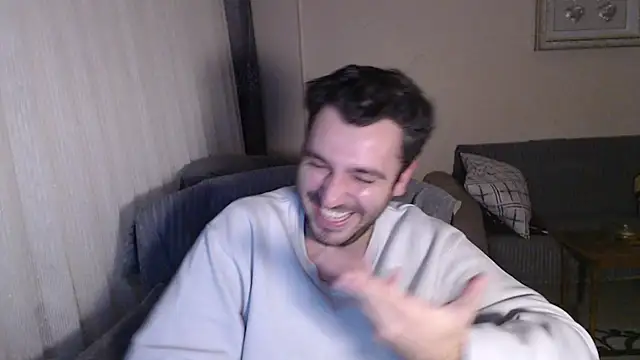 Snapshot of handsomeee04 chatting on 10.27.25 handsomeee04 online show from 10.27.25