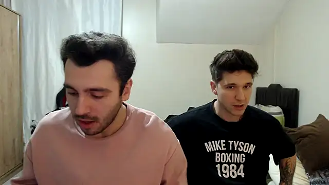 Snapshot of handsomeee04 chatting on 10.31.25 handsomeee04 online show from 10.31.25