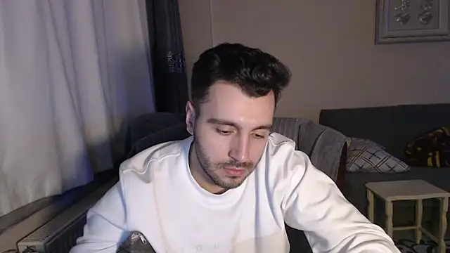 Snapshot of handsomeee04 chatting on 11.02.25 handsomeee04 online show from 11.02.25