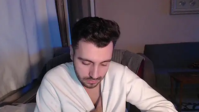 Snapshot of handsomeee04 chatting on 11.04.25 handsomeee04 online show from 11.04.25