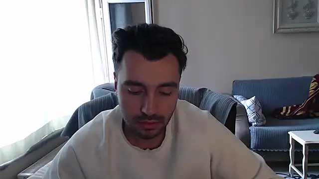 Snapshot of handsomeee04 chatting on 11.08.25 handsomeee04 online show from 11.08.25