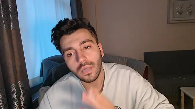 Snapshot of handsomeee04 chatting on 11.11.25 handsomeee04 online show from 11.11.25