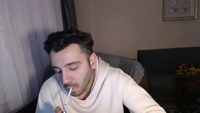 Snapshot of handsomeee04 chatting on 11.14.25 handsomeee04 online show from 11.14.25