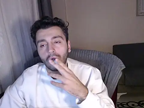 Snapshot of handsomeee04 chatting on 12.01.25 handsomeee04 online show from 12.01.25