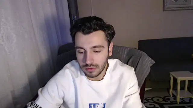 Snapshot of handsomeee04 chatting on 12.03.25 handsomeee04 online show from 12.03.25