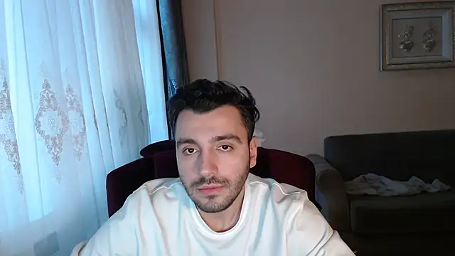 Snapshot of handsomeee04 chatting on 12.20.25 handsomeee04 online show from 12.20.25