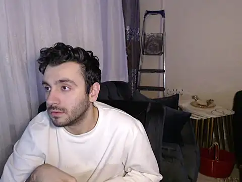 Snapshot of handsomeee04 chatting on 04.15.26 handsomeee04 online show from 04.15.26