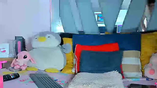 Snapshot of supradoll chatting on 03.19.25 supradoll online show from 03.19.25