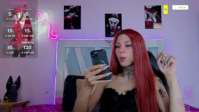 Snapshot of supradoll chatting on 09.18.25 supradoll online show from 09.18.25