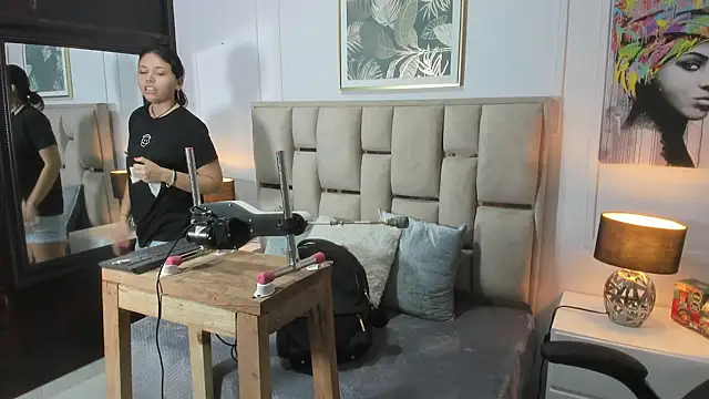 Snapshot of Iliy__ chatting on 12.22.24 Iliy   online show from 12.22.24