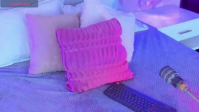 Snapshot of Iliy__ chatting on 02.20.25 Iliy   online show from 02.20.25