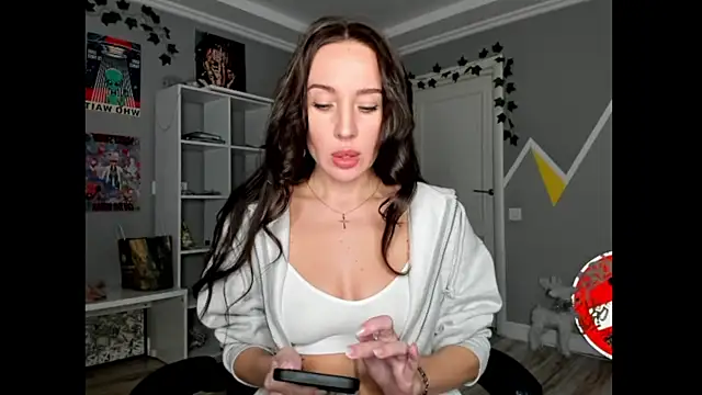 Snapshot of One_of_the_girls chatting on 03.01.25 One of the girls online show from 03.01.25