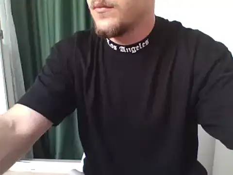 Snapshot of couplehot992 chatting on 03.15.25 couplehot992 online show from 03.15.25