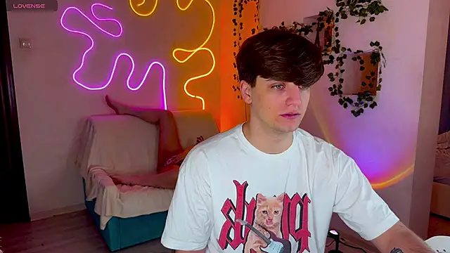 RobertAndLinela online show from 09.18.25